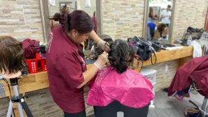 8 Meses del Programa de Cosmetología Número Uno de Nueva York